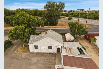 4614 E Armstrong Road, Lodi, CA 95240 - Photo 13