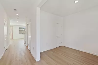 8134 Tino Way, Elk Grove, CA 95757 - Photo 5