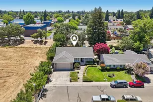 9762 Parktree Way, Elk Grove, CA 95624 - Photo 5