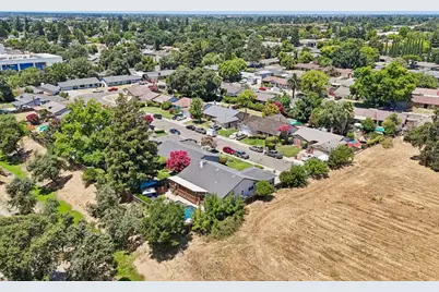 9762 Parktree Way, Elk Grove, CA 95624 - Photo 41