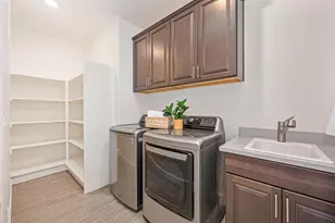 2389 Sierra Village Dr, Roseville, CA 95747 - Photo 15