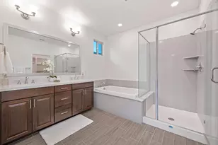 2389 Sierra Village Dr, Roseville, CA 95747 - Photo 9