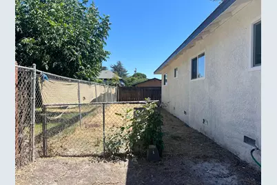 2334 S Sacramento Street, Stockton, CA 95206 - Photo 25