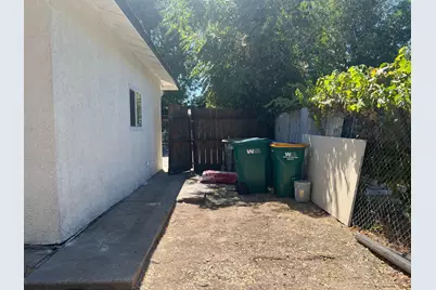 2334 S Sacramento Street, Stockton, CA 95206 - Photo 27