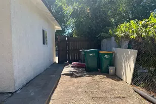 2334 S Sacramento St, Stockton, CA 95206 - Photo 27