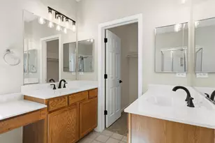 8492 Crystal Walk Cir, Elk Grove, CA 95758 - Photo 25
