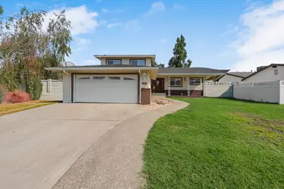 924 Alpine Avenue, Manteca, CA 95336 - Photo 1