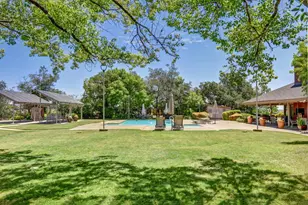 8827 Bluff Ln, Fair Oaks, CA 95628 - Photo 13