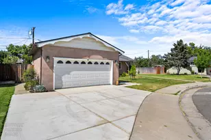 914 Valencia Dr, Los Banos, CA 93635 - Photo 5
