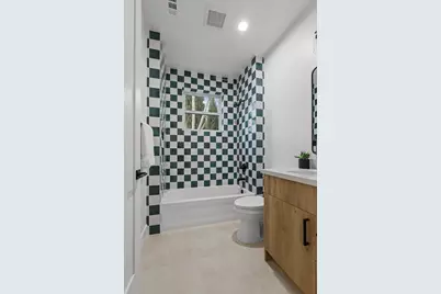 2821 Democracy Alley, Sacramento, CA 95816 - Photo 19