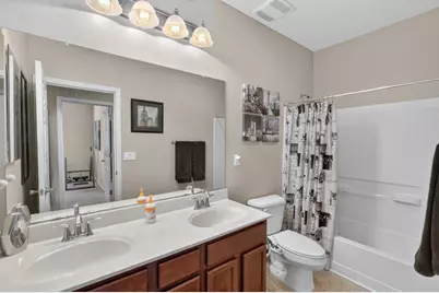 9884 Bluefin Way, Elk Grove, CA 95757 - Photo 17