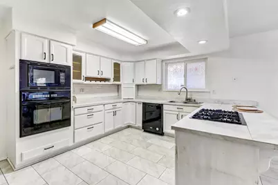 8046 Grandstaff Drive, Sacramento, CA 95823 - Photo 15