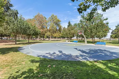 10064 Oglethorpe Way, Elk Grove, CA 95624 - Photo 53
