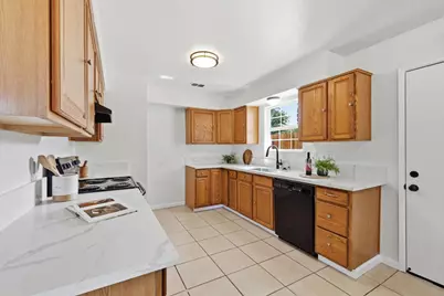 249 Dover Drive, Galt, CA 95632 - Photo 9