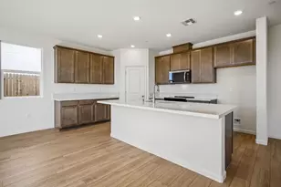 2612 Coopers Hawk Ln, Modesto, CA 95357 - Photo 9