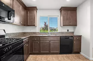 747 Marcus Ct, Merced, CA 95341 - Photo 1