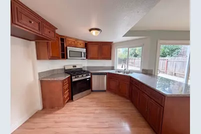 7804 McClintock Way, Sacramento, CA 95828 - Photo 3