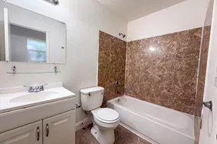 7804 McClintock Way, Sacramento, CA 95828 - Photo 19