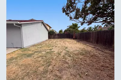 7804 McClintock Way, Sacramento, CA 95828 - Photo 23
