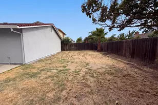 7804 McClintock Way, Sacramento, CA 95828 - Photo 23