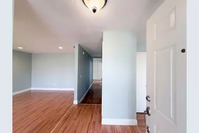 7804 McClintock Way, Sacramento, CA 95828 - Photo 9