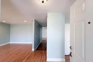 7804 McClintock Way, Sacramento, CA 95828 - Photo 9
