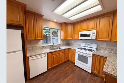 6310 Laguna Mirage Lane, Elk Grove, CA 95758 - Photo 7