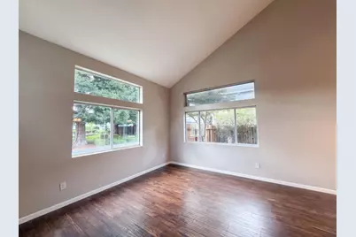 6310 Laguna Mirage Lane, Elk Grove, CA 95758 - Photo 9