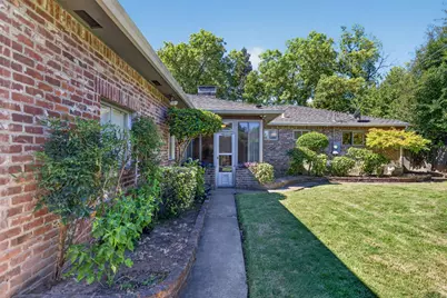 6573 S Land Park Drive, Sacramento, CA 95831 - Photo 35