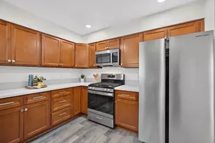 1649 Robin Hood Ct, Sacramento, CA 95815 - Photo 9
