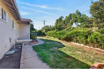 1649 Robin Hood Court, Sacramento, CA 95815 - Photo 35