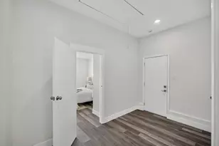 1649 Robin Hood Ct, Sacramento, CA 95815 - Photo 17