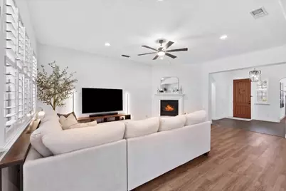 9001 Virginia Fife Way, Elk Grove, CA 95624 - Photo 5
