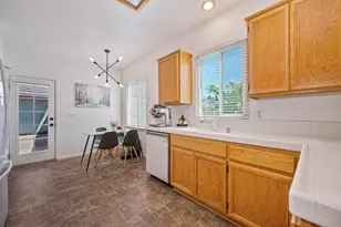 7423 Woodville Ln, Sacramento, CA 95842 - Photo 17