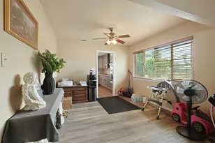 3172 W Creek Dr, Stockton, CA 95209 - Photo 7