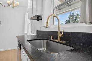 5605 Helen Wy, Sacramento, CA 95822 - Photo 15