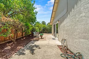 3925 Tillamook Way, Sacramento, CA 95826 - Photo 27