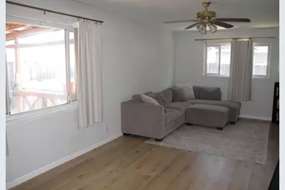 6708 Steiner, Sacramento, CA 95823 - Photo 11