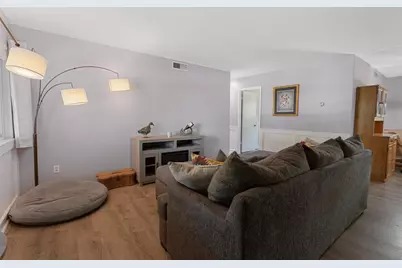 9116 Feather River Way, Sacramento, CA 95826 - Photo 5