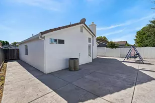 8438 Cold Water Ct, Elk Grove, CA 95624 - Photo 33
