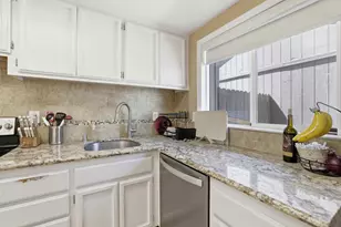 2411 Post Oak Ln, Sacramento, CA 95825 - Photo 11