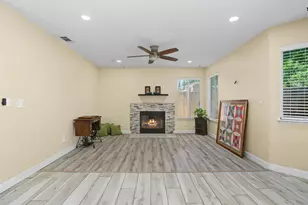 19 Hallwood Ct, Sacramento, CA 95823 - Photo 37