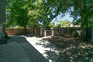 19 Hallwood Ct, Sacramento, CA 95823 - Photo 39
