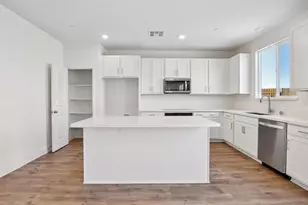 7978 Riverflow Wy, Sacramento, CA 95832 - Photo 3