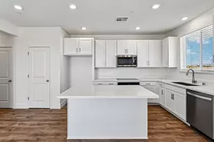 2086 Creekstone Wy, Sacramento, CA 95832 - Photo 3