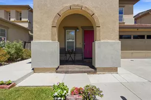 323 Autumn Rain Dr, Lathrop, CA 95330 - Photo 5