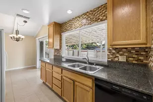 5884 Revelstok Dr, Sacramento, CA 95842 - Photo 25