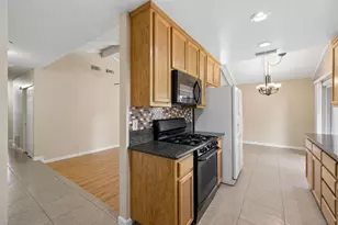 5884 Revelstok Dr, Sacramento, CA 95842 - Photo 21