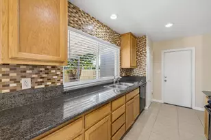 5884 Revelstok Dr, Sacramento, CA 95842 - Photo 29