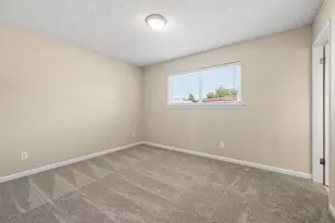 5884 Revelstok Dr, Sacramento, CA 95842 - Photo 37